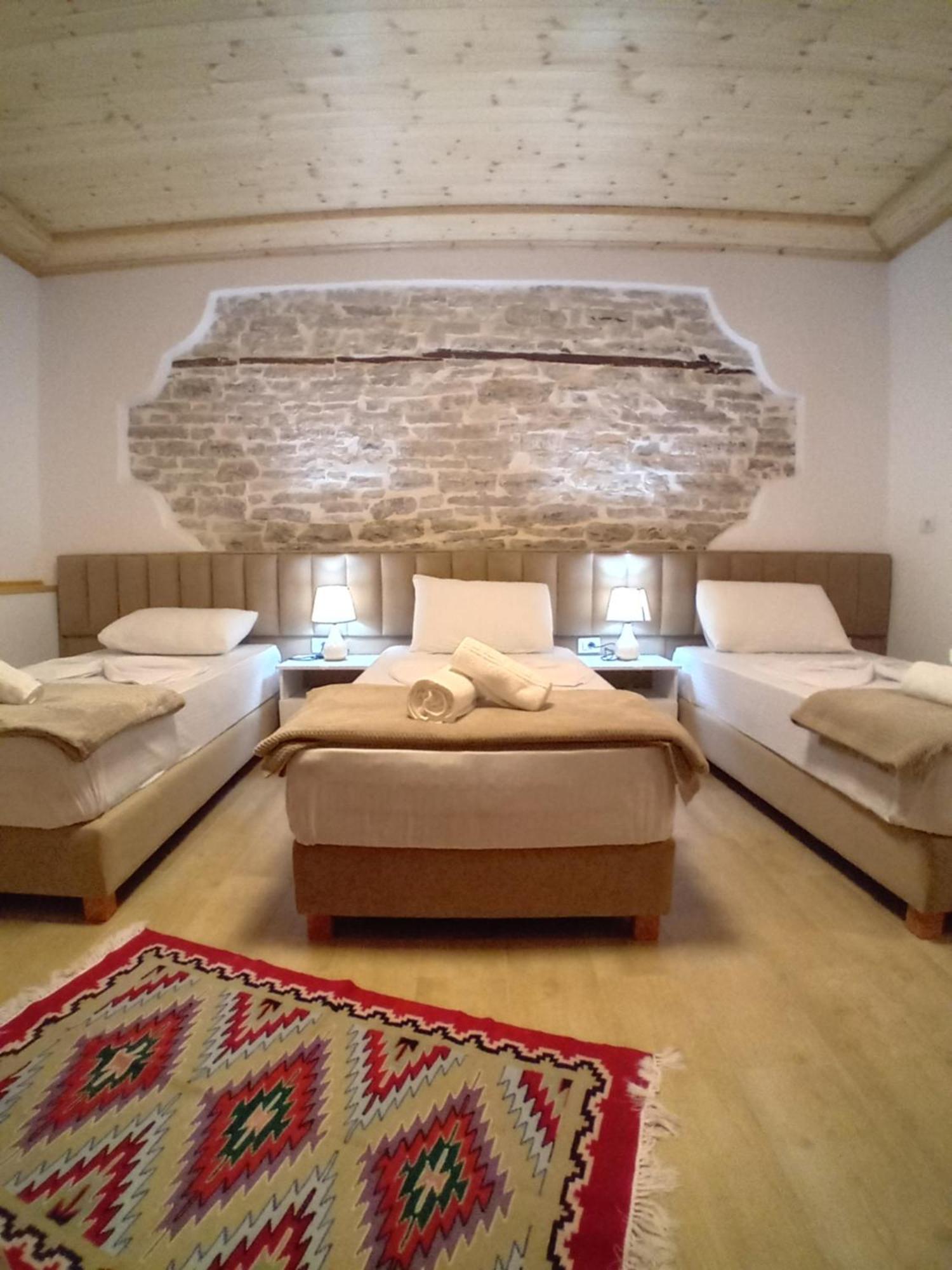 Arpet Guesthouse Гирокастра Экстерьер фото