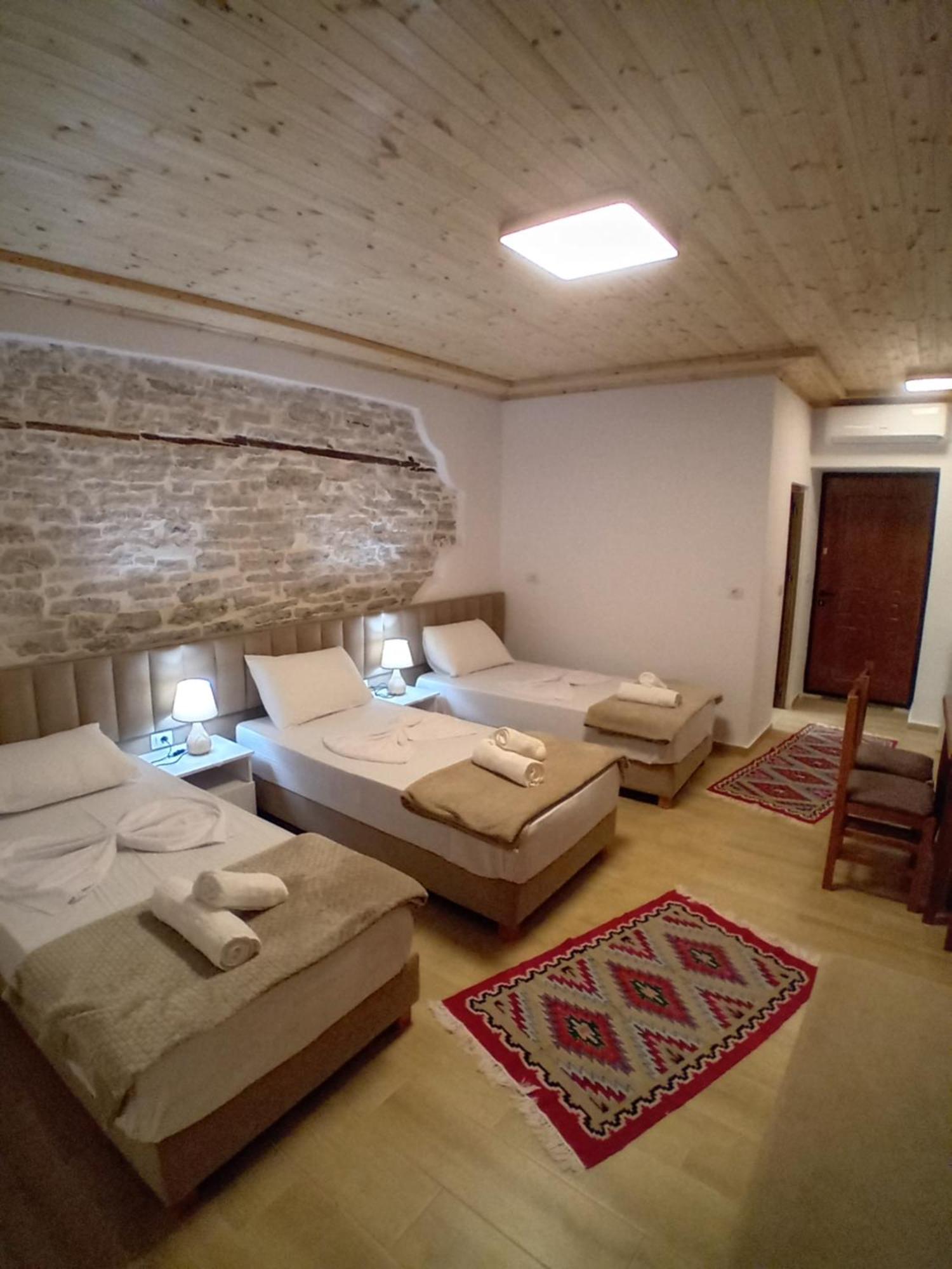 Arpet Guesthouse Гирокастра Экстерьер фото