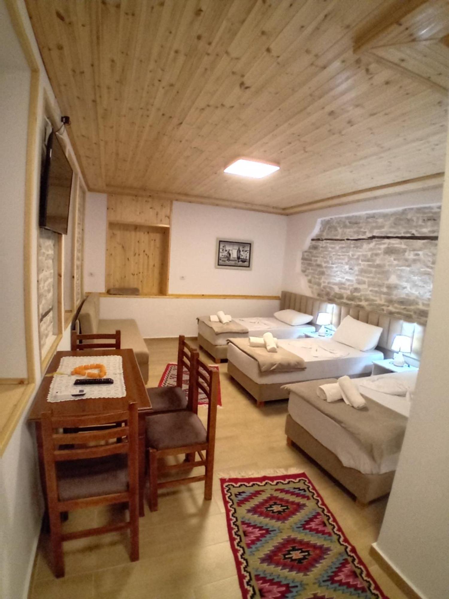 Arpet Guesthouse Гирокастра Экстерьер фото